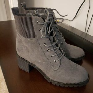 Market & Spruce Lace up Boots (7.5)
